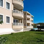 In Mit Grosser Terrasse By Interhome Appartement *