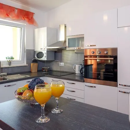 In Mit Grosser Terrasse By Interhome Appartement *