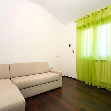 In Mit Grosser Terrasse By Interhome Dugi Rat