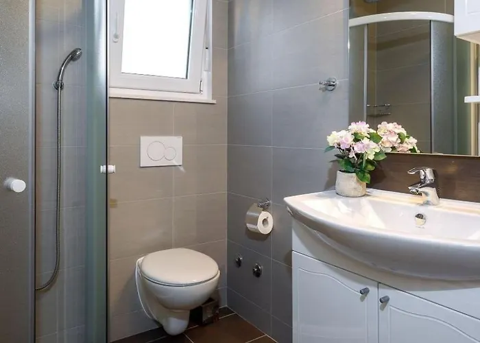 In Mit Grosser Terrasse By Interhome Apartman Dugi Rat